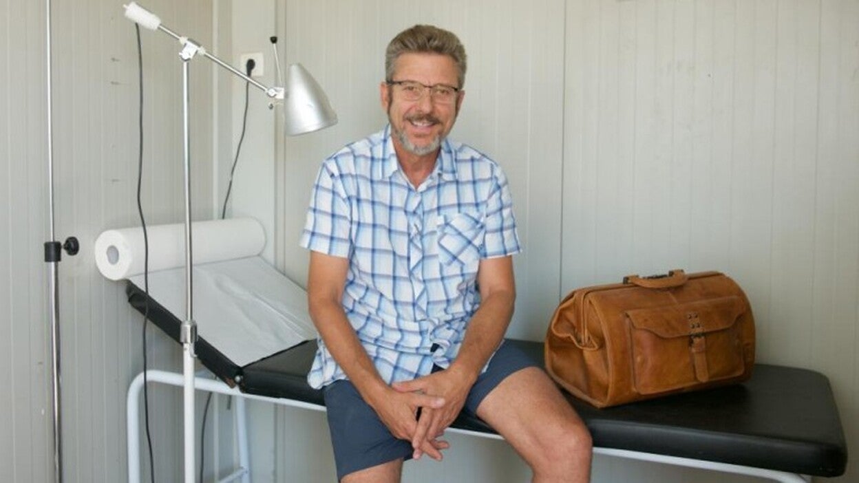 Rafael Bermejo, 28 años de médico de los windsurfistas