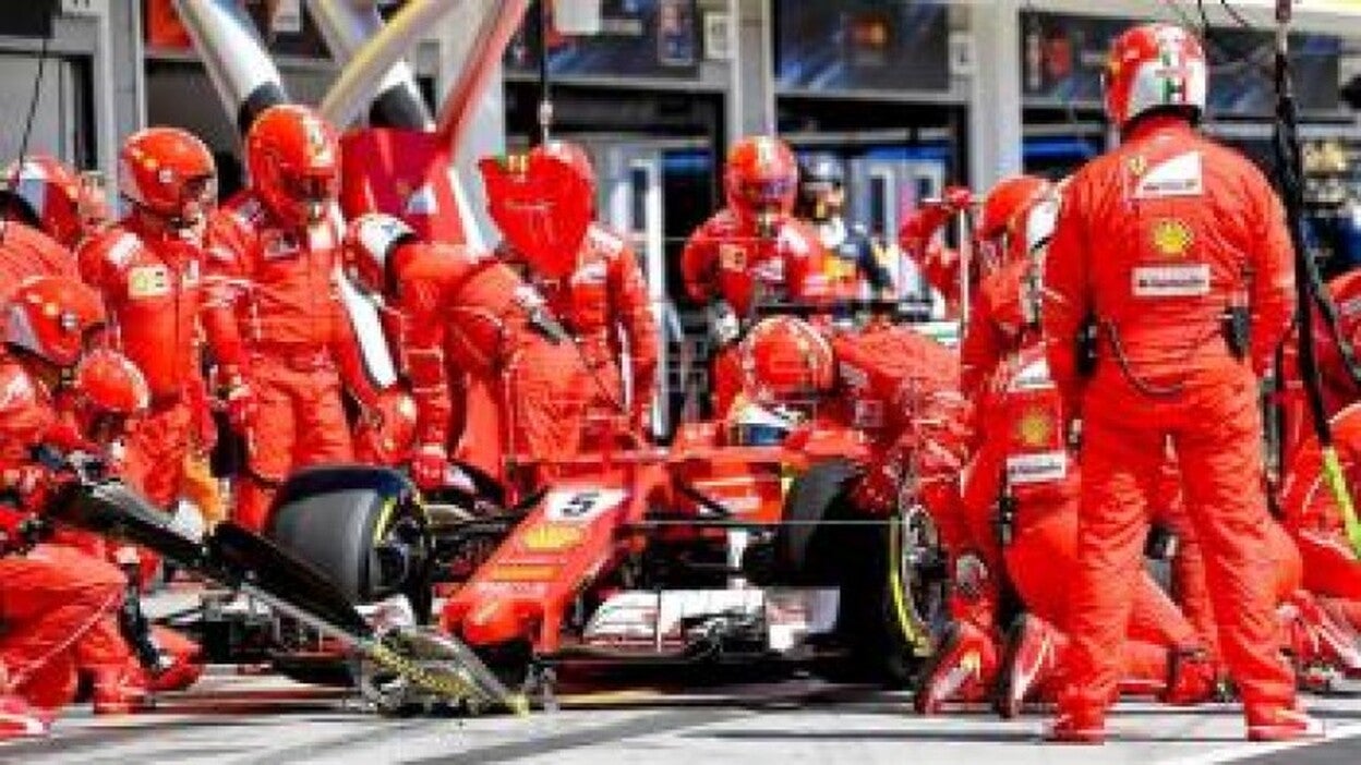 Vettel marca el mejor tiempo en la sesión matinal