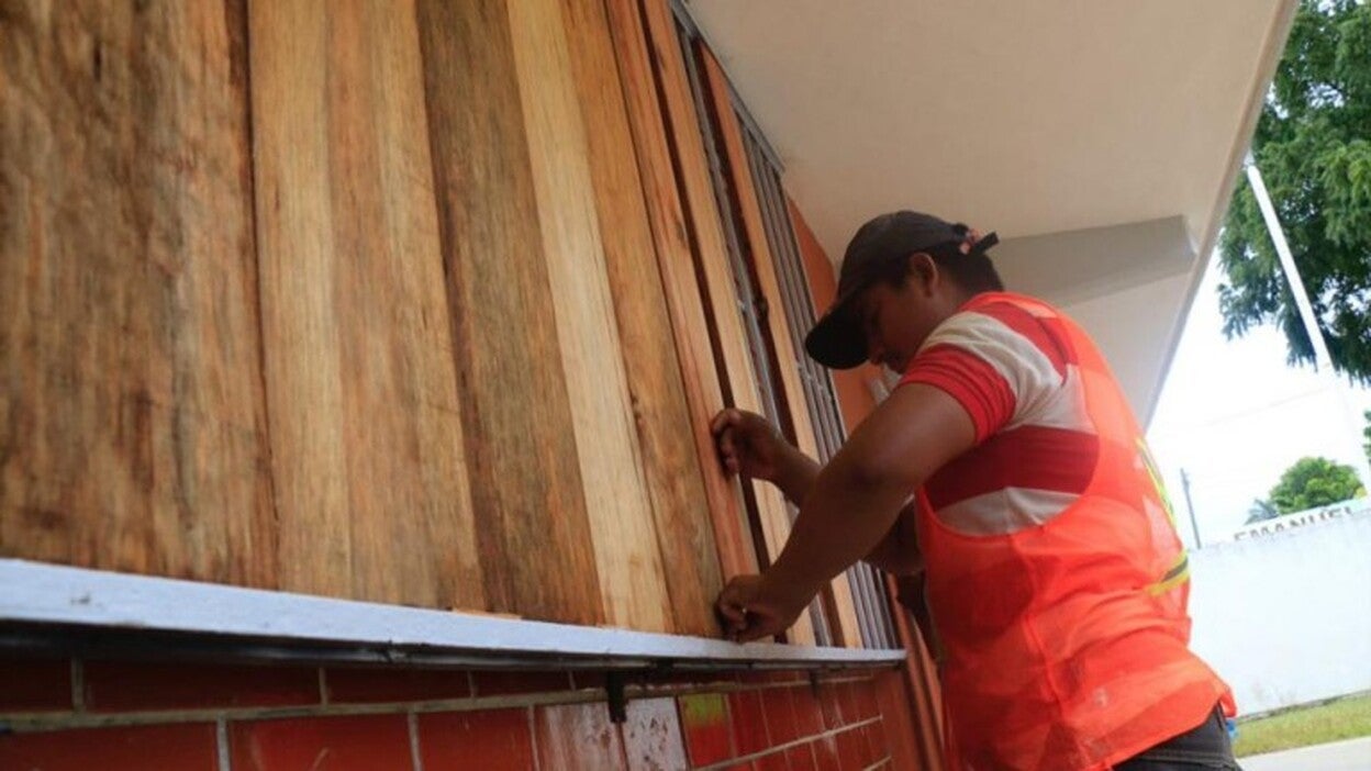 Alerta máxima en el sureste de México al tocar tierra Franklin