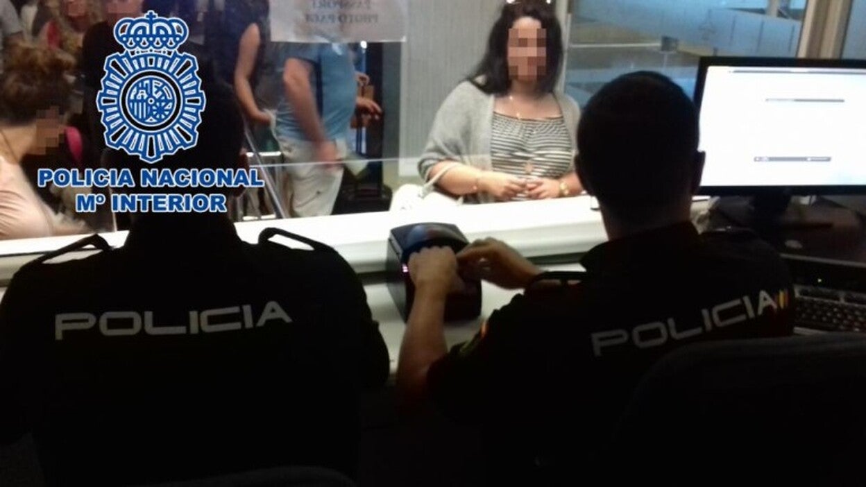 Detenido en el Aeropuerto Tenerife Sur con documentación falsa