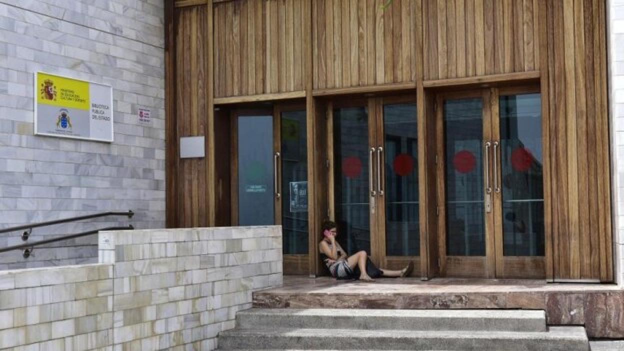 La precariedad laboral se instala en la Biblioteca del Estado