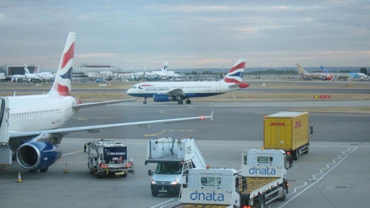 Aumentan las detenciones de personas ebrias en aeropuertos británicos