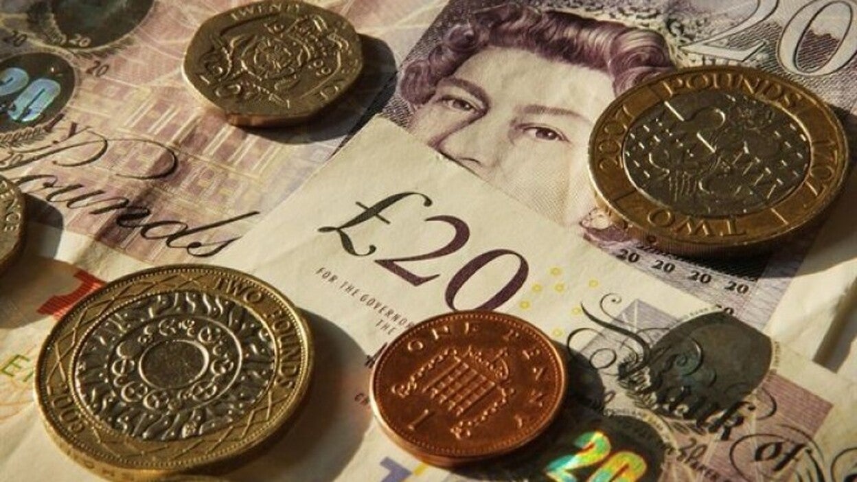 La libra se acerca a la paridad con el euro al perder los 1,10 euros