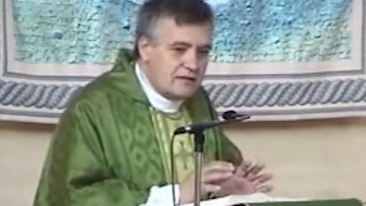 Un cura carga contra Colau por el atentado