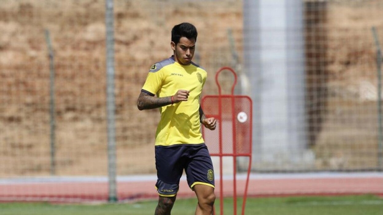 Araujo insiste en irse al AEK