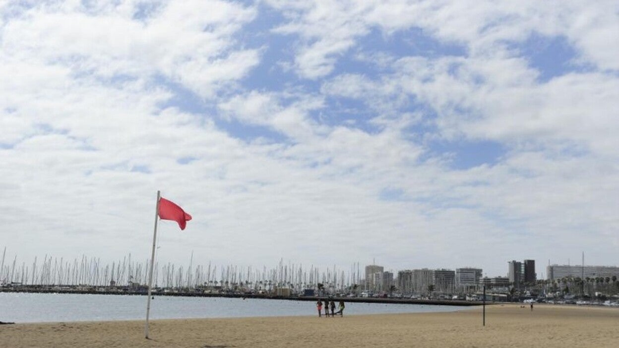 Las Alcaravaneras, reabierta al baño