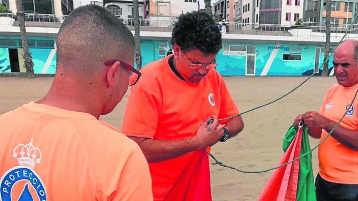 Las Alcaravaneras recupera la normalidad y abre al baño