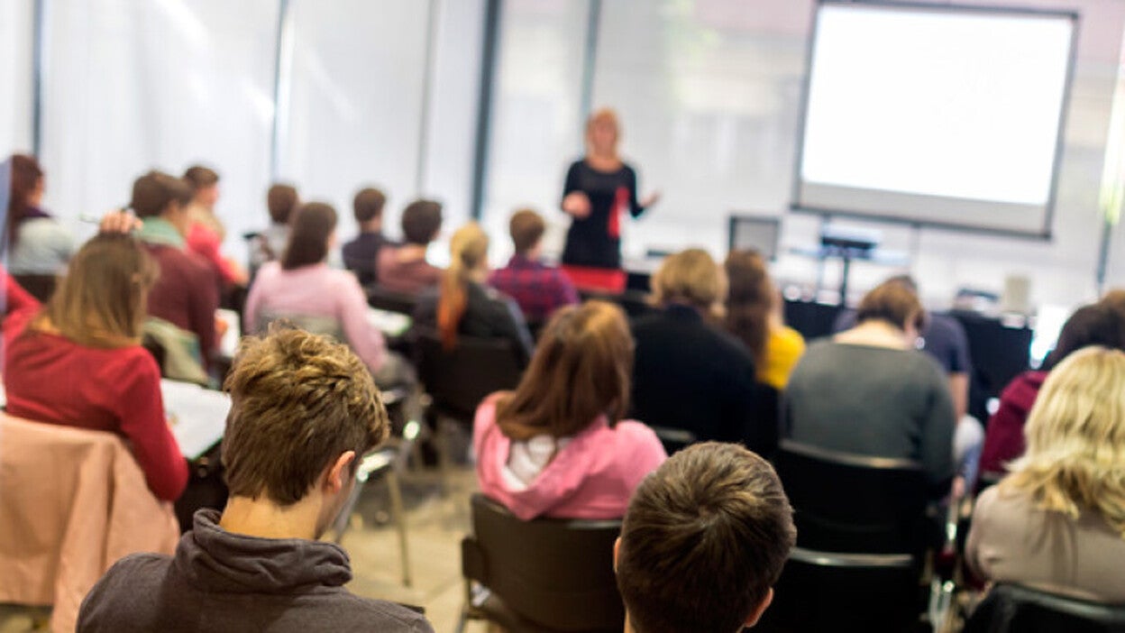 Comienza un curso en gestión comercial para jóvenes