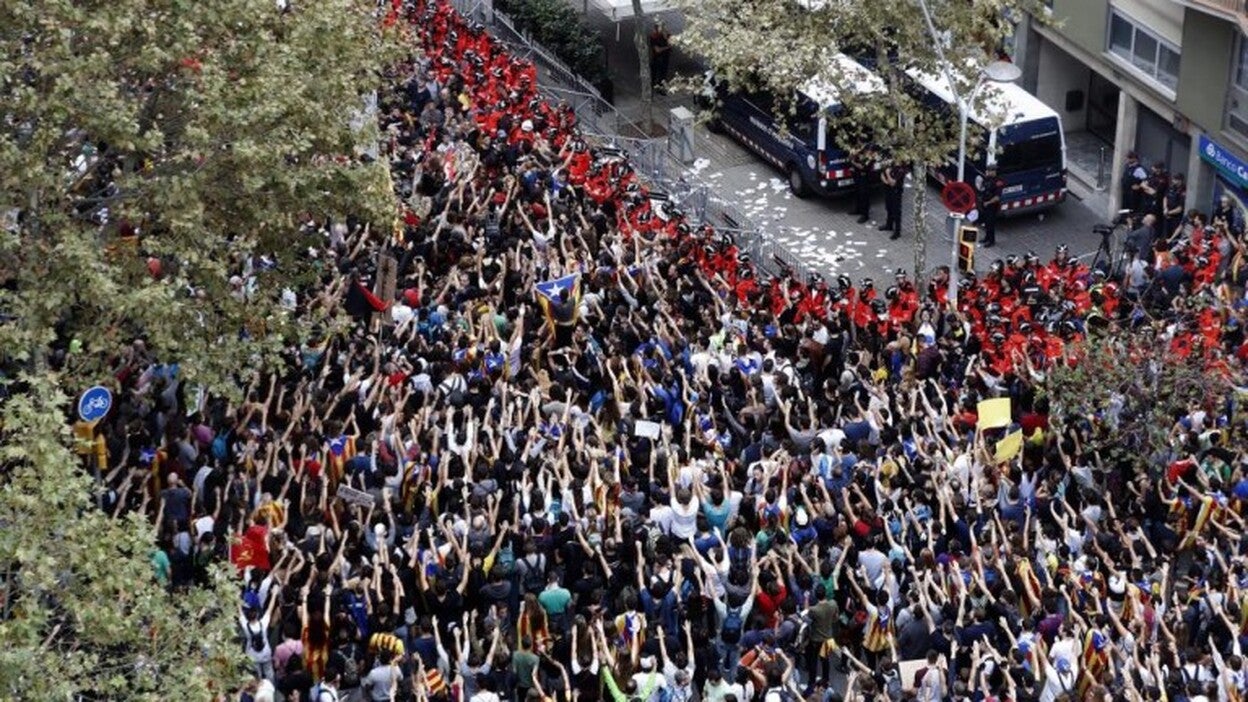 La cúpula de los Mossos felicita a sus agentes