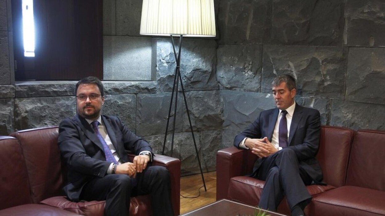 Clavijo y Antona acuerdan reducir la presión fiscal