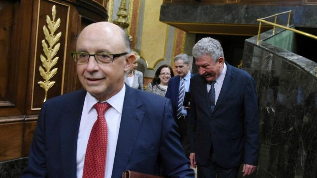 Los ayuntamientos esperan que Montoro dé facilidades