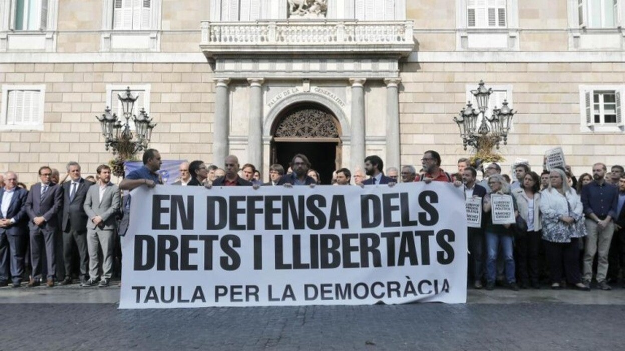 El Govern insta Rajoy a elegir entre diálogo o «represión»