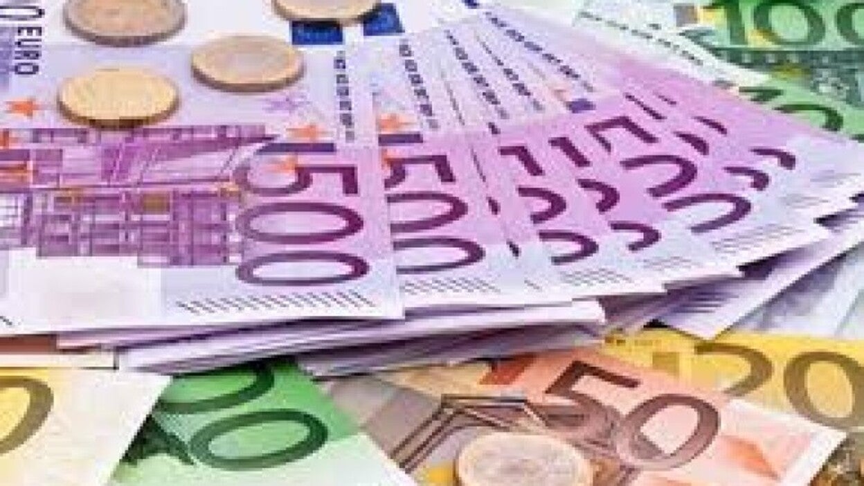 España coloca 4.526 millones en bonos y obligaciones