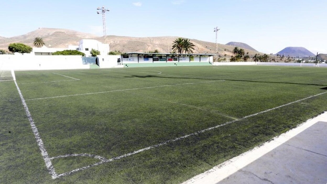 El nuevo césped en Haría afectará a base y primer equipo norteño