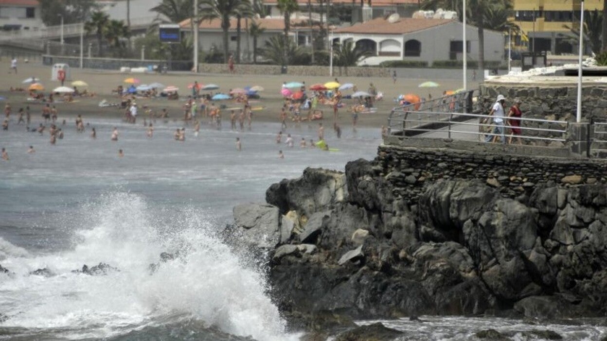 El nuevo paseo marítimo de Las Burras, en cinco meses