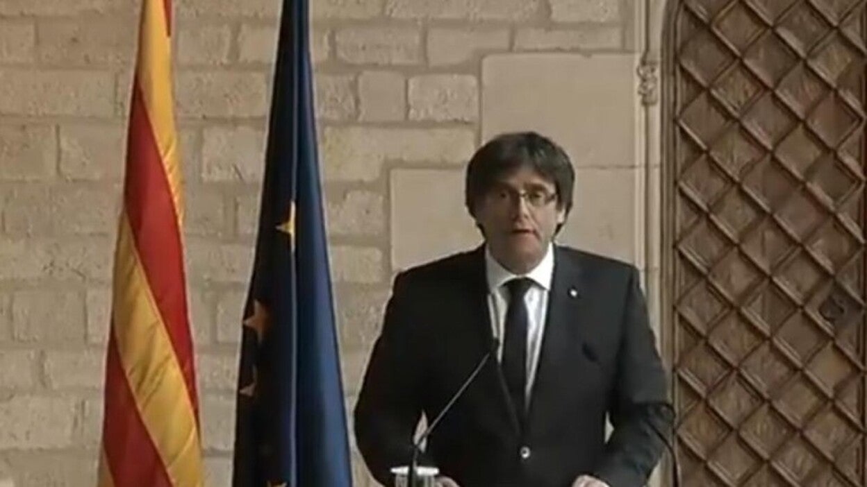 Puigdemont llama a mantener una «oposición democrática» al 155