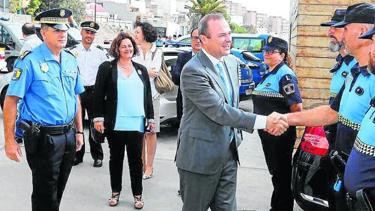 El Ayuntamiento acuerda el cese de la directora de Seguridad