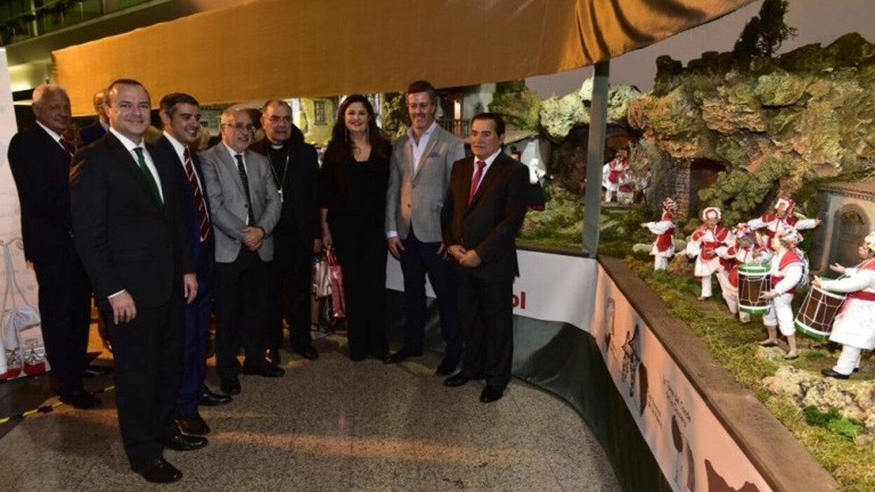 Dinosol inaugura su belén solidario