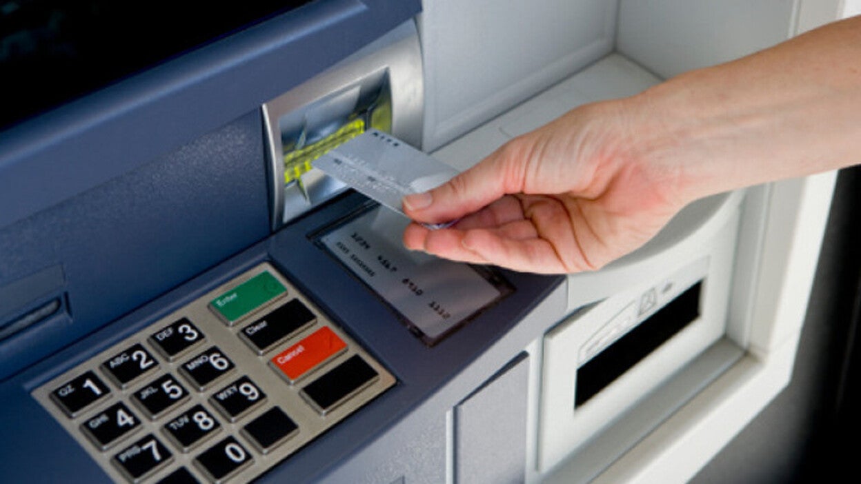 El 51,9% de los canarios tiene difícil encontrar un cajero