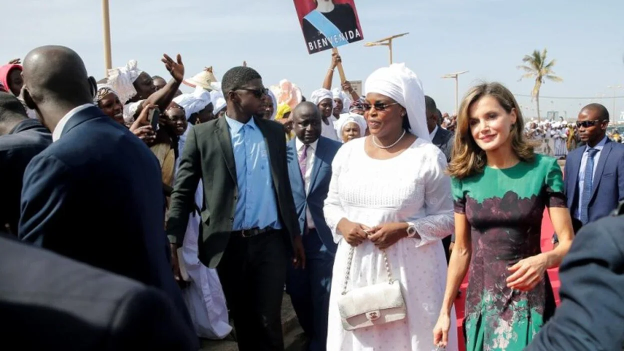 La reina Letizia, "asombrada" de la cooperación con Senegal