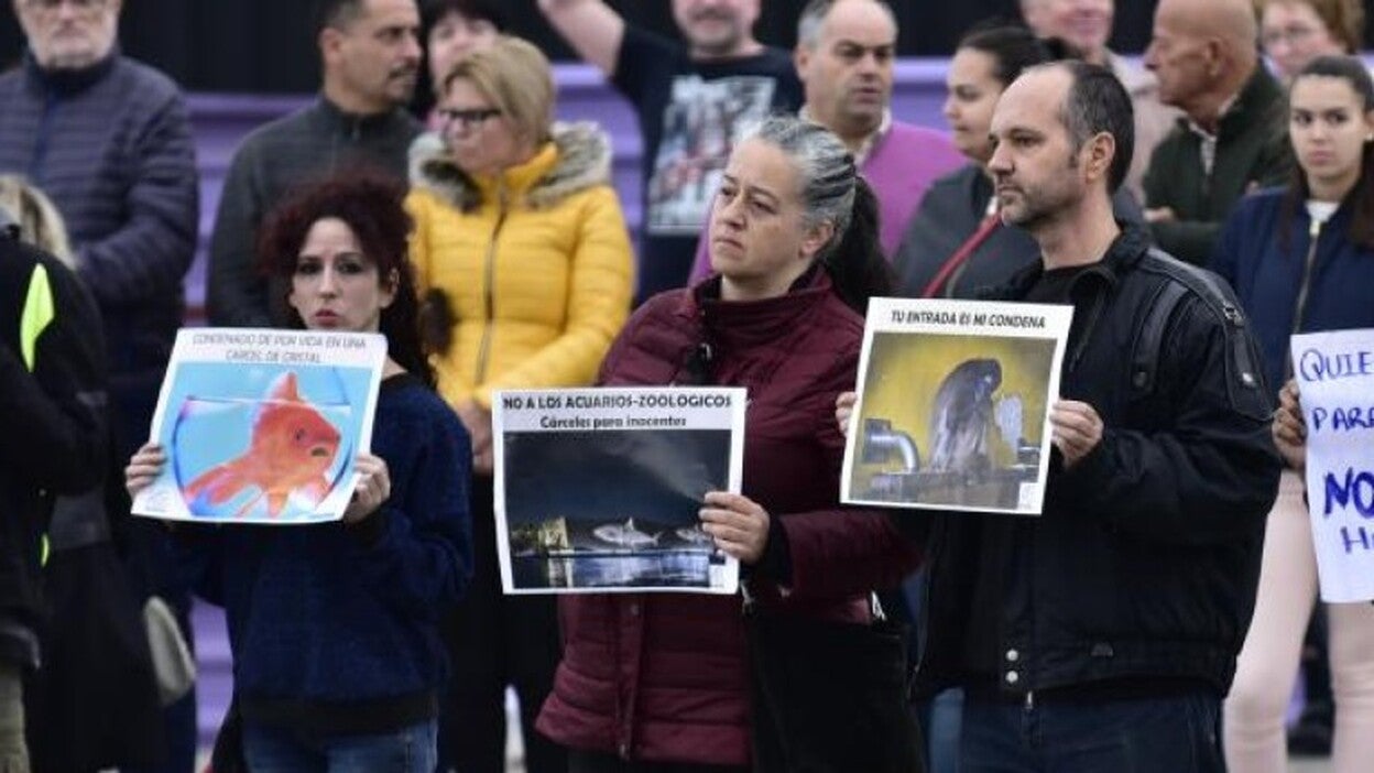 El PP exige el cese de Álvarez e Hidalgo la justifica