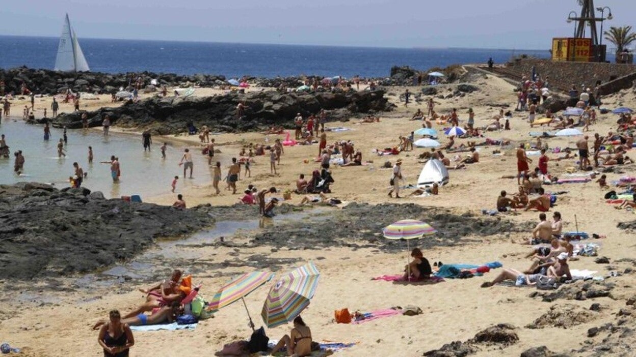 Teguise pide 162.000 euros anuales por las hamacas