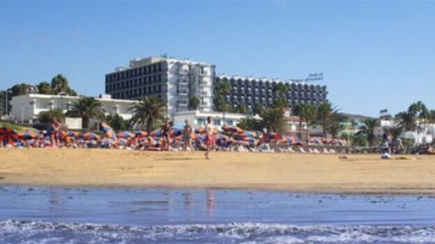 Las pernoctaciones en hoteles bajaron en Canarias