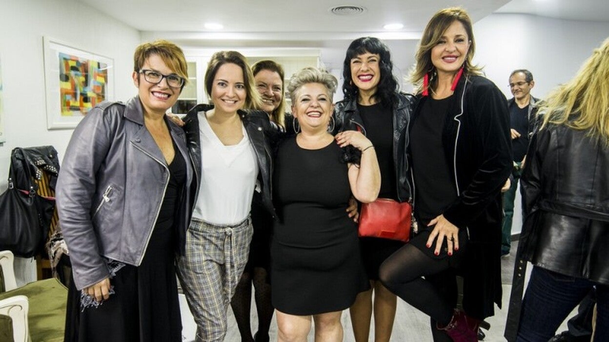 Estreno de la Peluquería y Escuela Chary Pascual