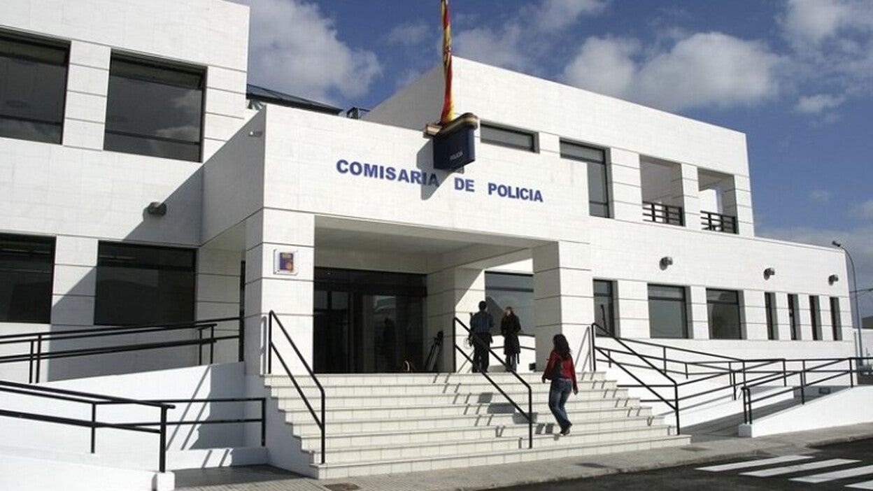 Roba una gran cantidad de material de surf