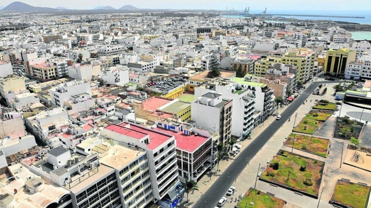 Cuatro policías, heridos en una persecución