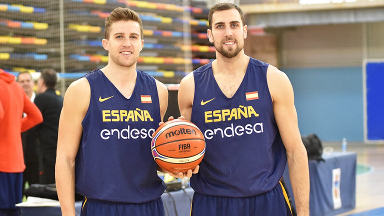 España busca encarrilar su pase al Mundial