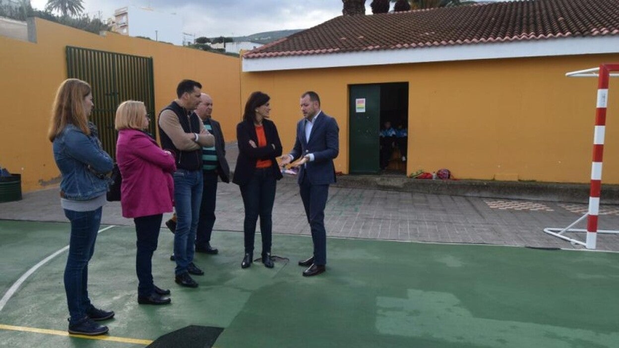 Los colegios de Gáldar piden que se techen canchas y patios
