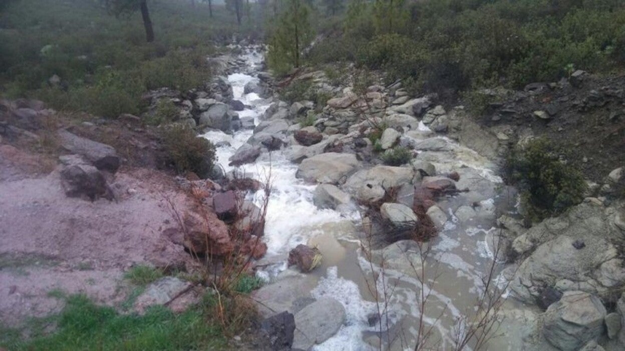 El agua llega a las presas