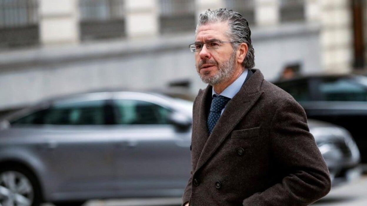 Granados asegura que es «falso» que las siglas anotadas sean de donantes