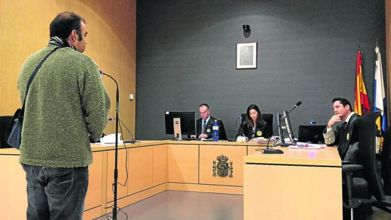 Abandonó a sus podencos y lo condenan a 18 meses de cárcel