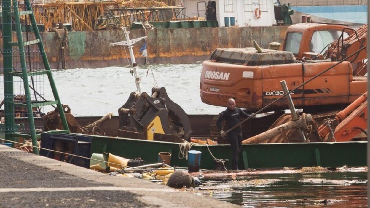 El cabreo huele a fuel en Gran Tarajal