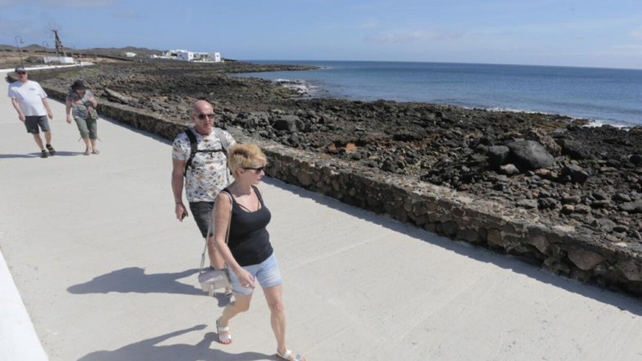 La FCM rechaza la playa artificial en Costa Teguise