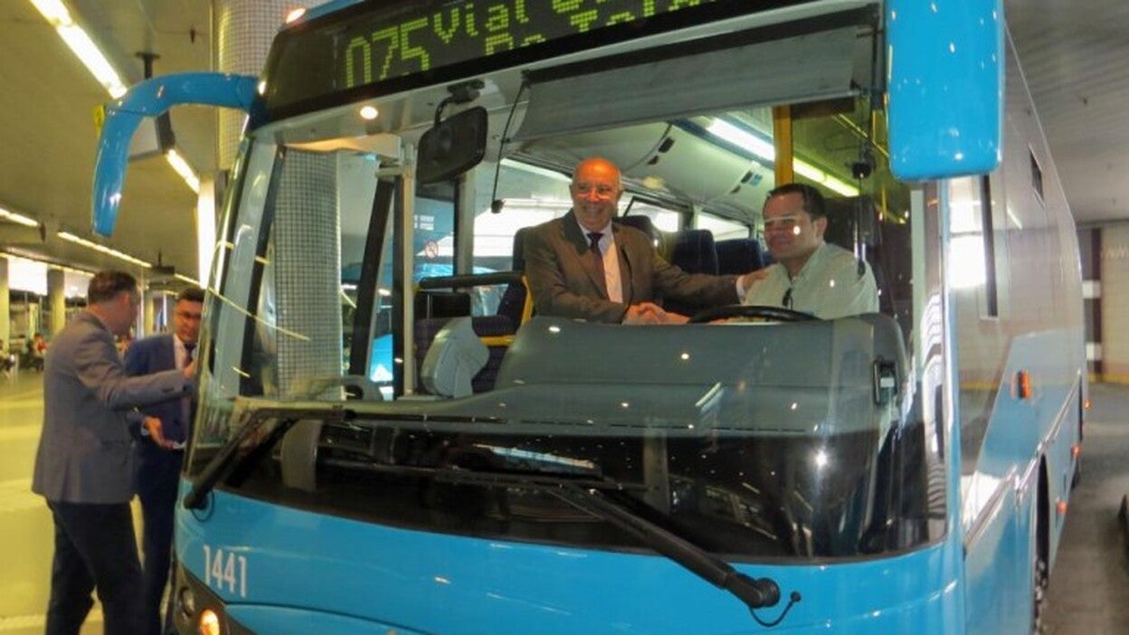 La línea de Salinetas comienza   su nueva frecuencia de horarios