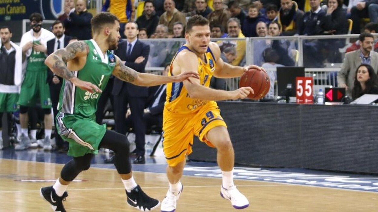 Entre la obligación y la ambición