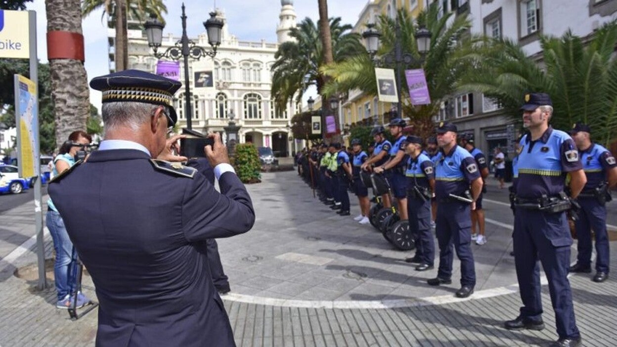 Policías locales reclaman la jubilación anticipada