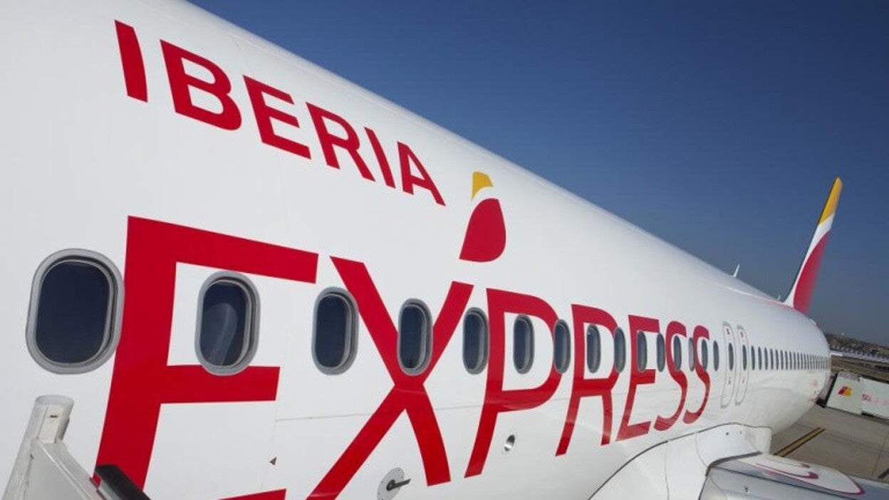 Iberia Express lanza nuevas rutas a Palermo y Mikonos este verano, y refuerza su oferta a Canarias