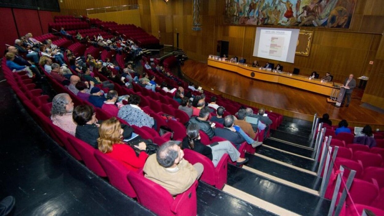 El Defensor Universitario pide que cambie ya la norma de permanencia de la ULPGC