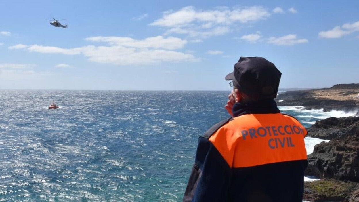 Un amplio dispositivo busca al turista alemán que se tragó al mar
