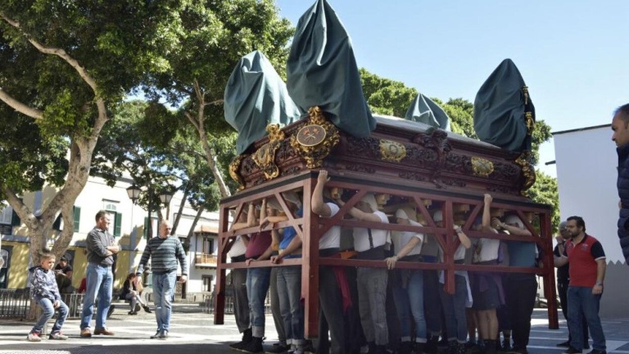 Las procesiones de Semana Santa reordenan el tráfico en la ciudad