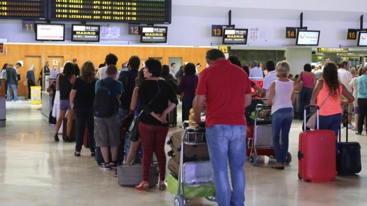 Los «parias» canarios piden un tope en los precios aéreos