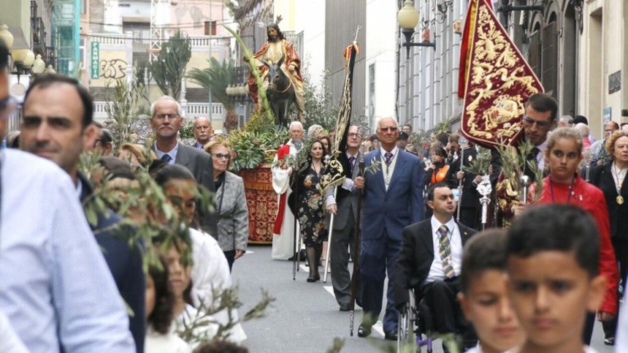 La procesión de la Burrita abre la Semana Santa en Triana