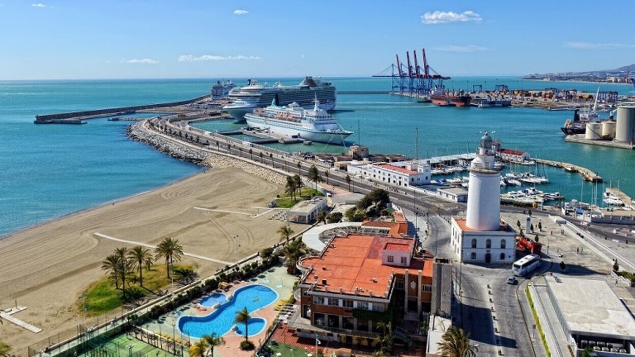 Málaga acoge al mayor barco del mundo, el 'Symphony of the Seas'
