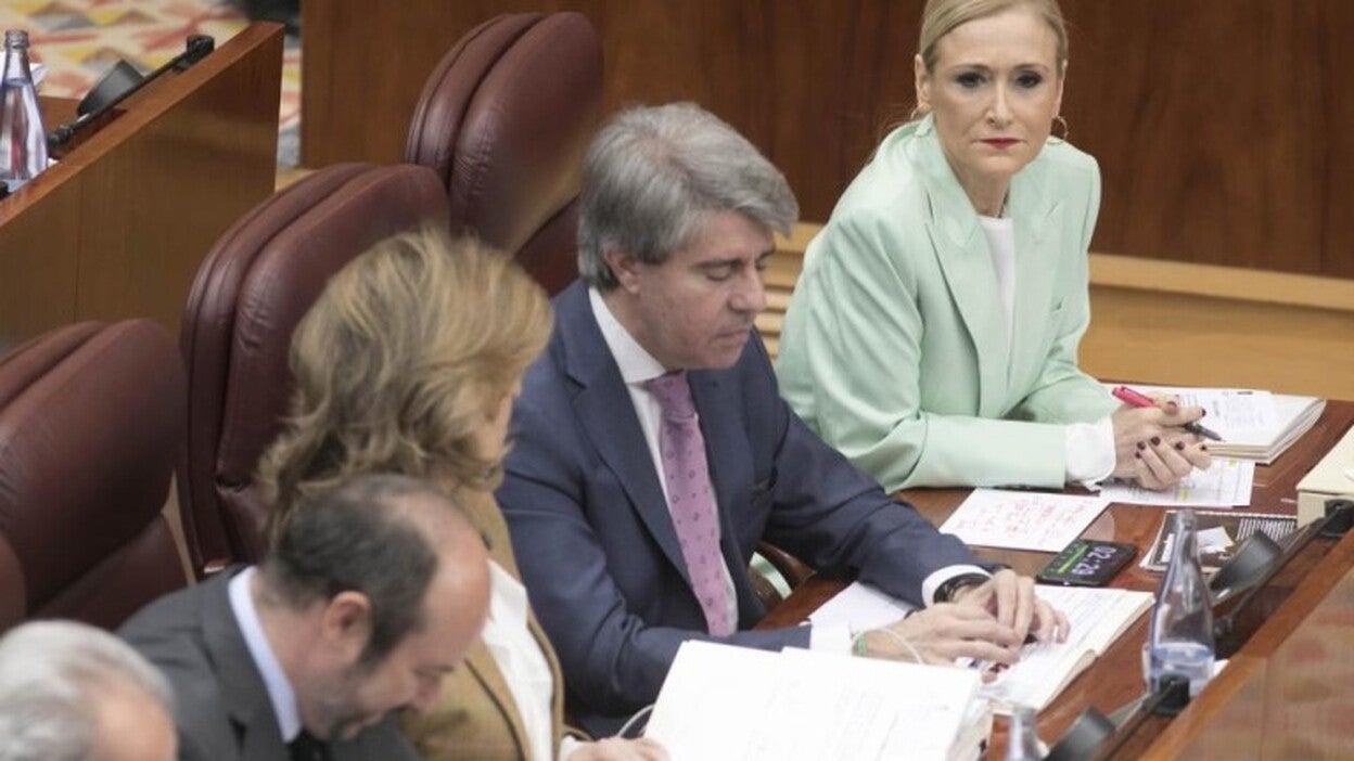 Cifuentes obligada a explicar el máster ante la Asamblea de Madrid