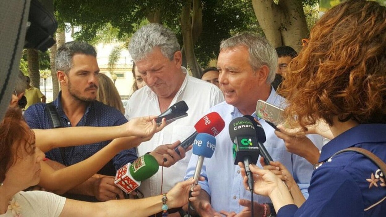 PSOE y NC chocan sobre el rédito de las cuentas para el archipiélago