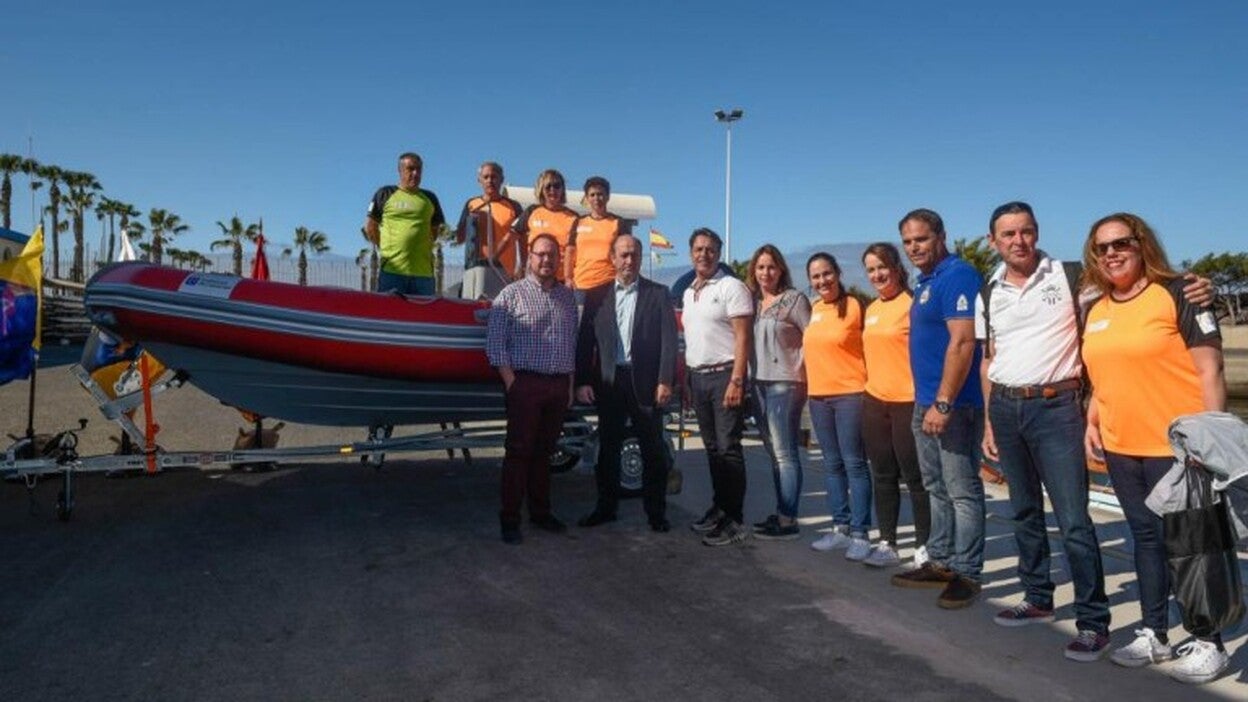 Entregan dos embarcaciones neumáticas a la Federación de Vela Latina